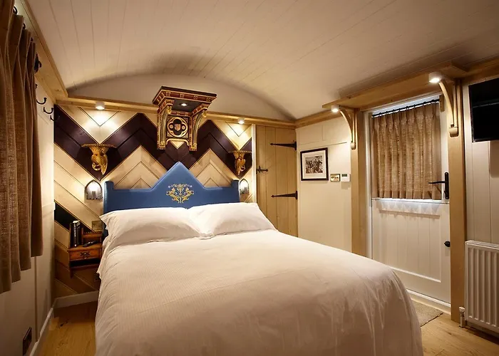 Hornington Manor Shepherds Huts *