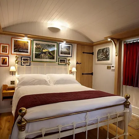 Hornington Manor Shepherds Huts