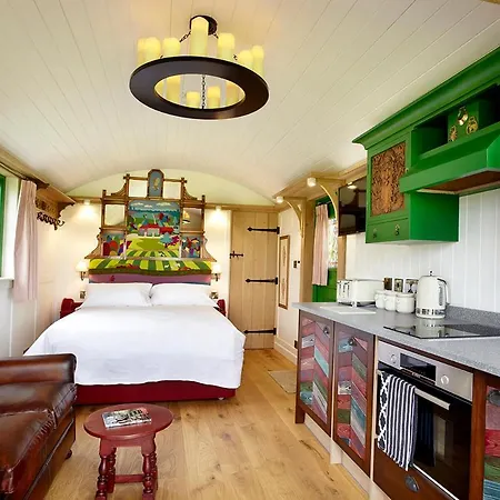 Hornington Manor Shepherds Huts Orman Evi