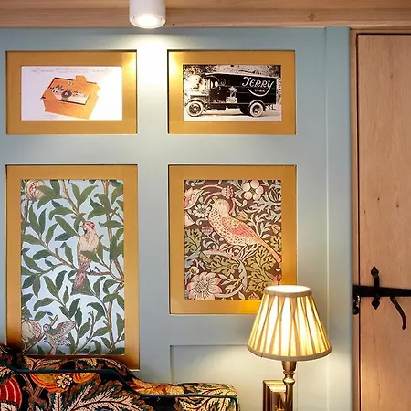 Orman Evi Hornington Manor Shepherds Huts