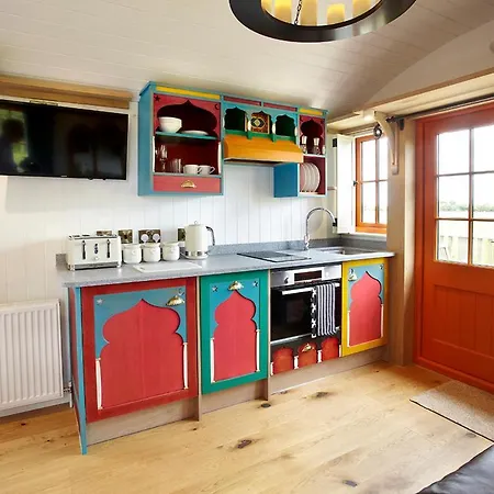 Hornington Manor Shepherds Huts Orman Evi *