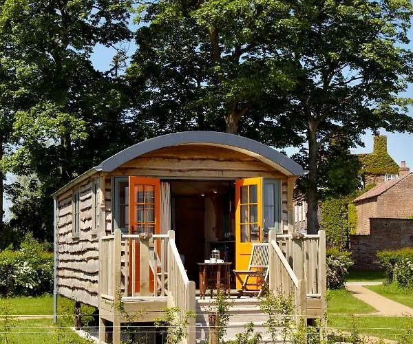 Hornington Manor Shepherds Huts *