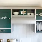 Hornington Manor Shepherds Huts Lodge *