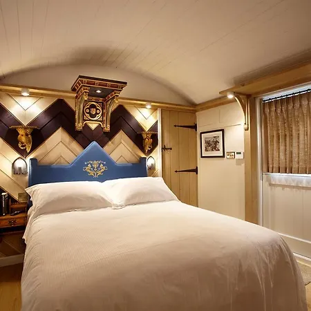 Hornington Manor Shepherds Huts *