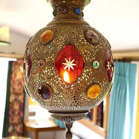 Hornington Manor Shepherds Huts Lodge *